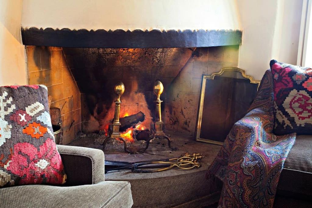 Tiny Smart Home, Private Garden & Outside Jacuzzi. Center Sintra! Bagian luar foto